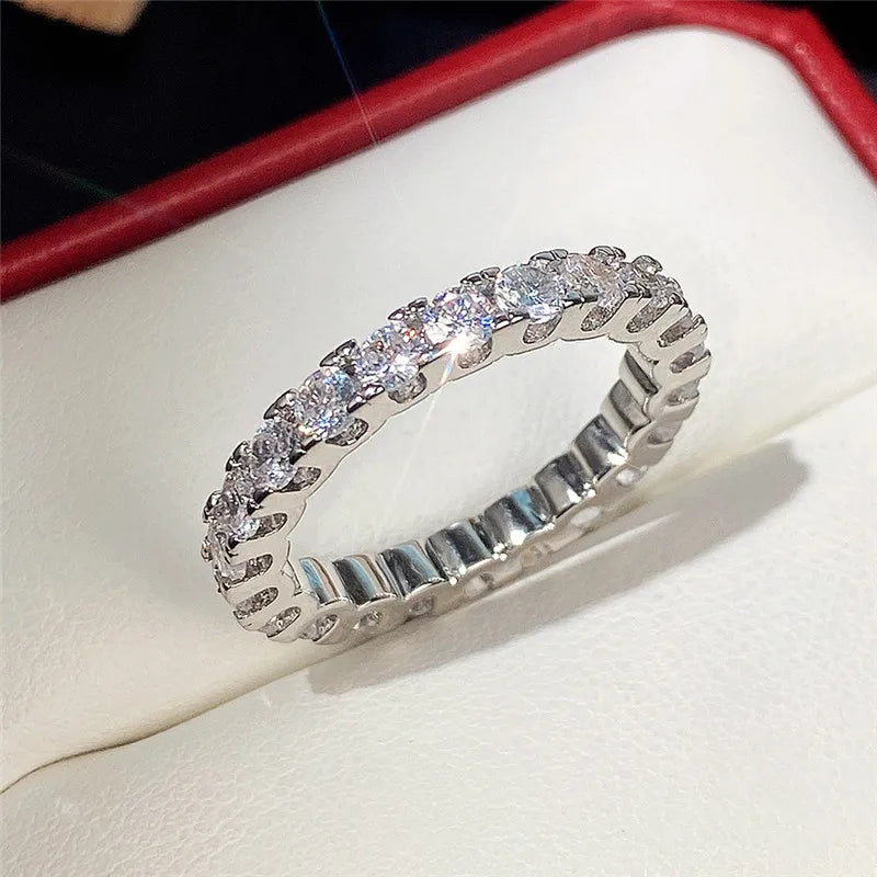 Huitan Fashion Contracted Design Women's Ring with Brilliant White Cubic Zirconia Wedding Party Daily Wearable Statement Jewelry