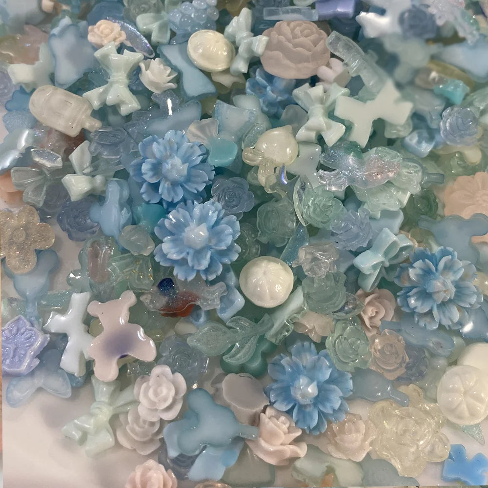 50g/Bag Random Blue Mixed Bow/Flower Nail Art Charms 500-600pcs  Resin Camellia/Bowknot Nails Decoration DIY Manicure Accessorie