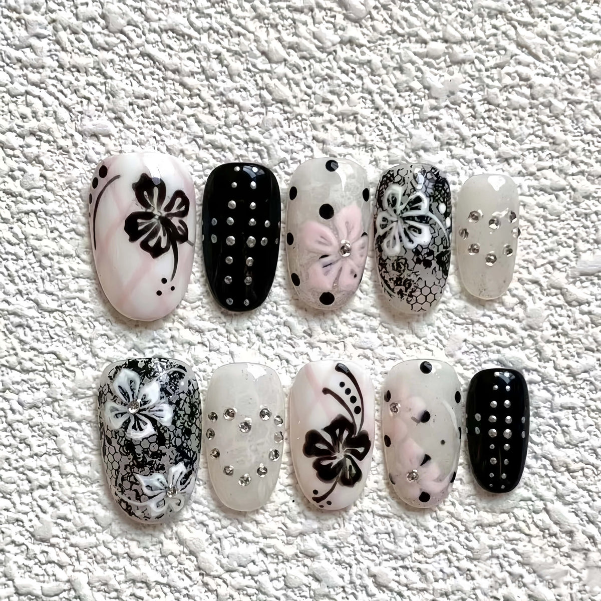 10 Pieces of Handmade Oval Full-Cover Nail Tips, Medium Length, Black and White Floral Retro Style, Suitable for Women and Girls, Perfect for Summer Vacations, Graduation Season, and as a Gift, Comes with 1 Piece of Jelly Glu