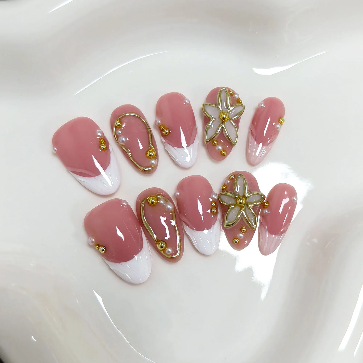 10Pcs/set White French Handmade Press on Nails Short Oval Fake Nails Wearable Stick-on Nails False Nail Uñas Накладные Ногти 네일팁