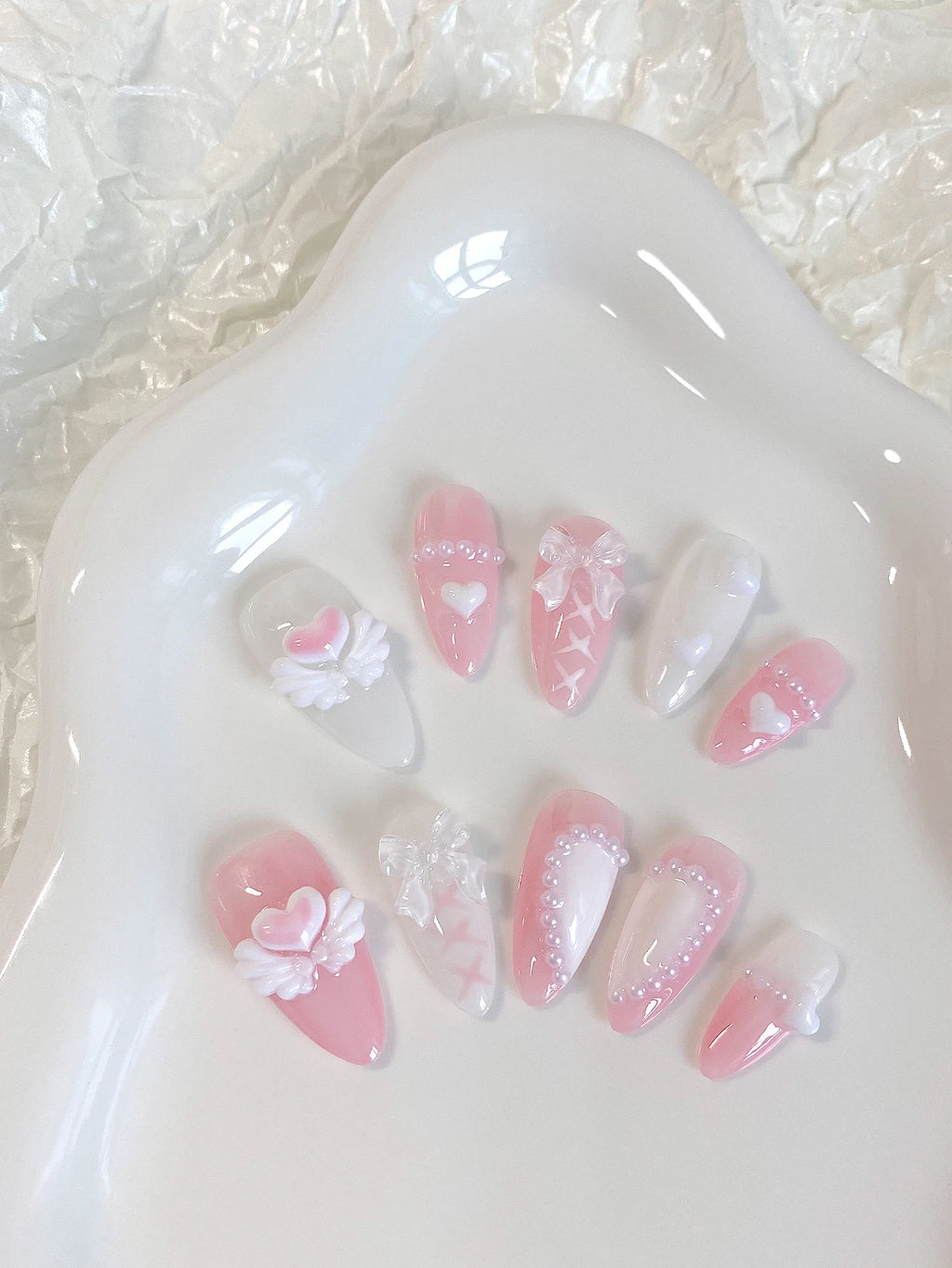 10 Pieces of 3D Heart-Shaped Angel Wings, Translucent White Bowknots, Pearl French-Style Long Almond-Shaped Bridesmaid Lolita Pure Desire Semi-Handmade Nail Stickers, Wedding Bridesmaid Styling, Lolita Dress Matching, Spring