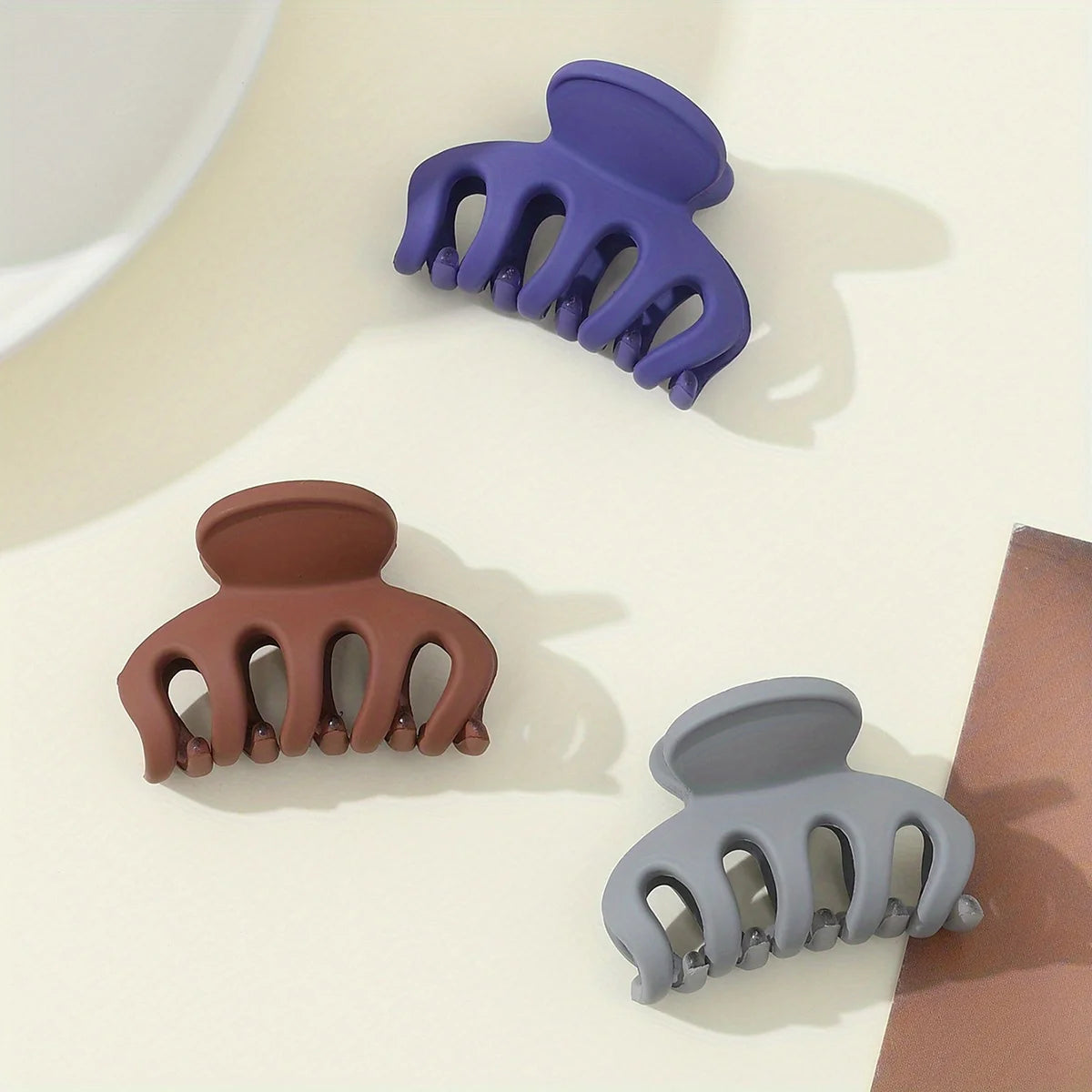 3Pcs Matte Hair Claw Clips Simple Solid Color Shark Clip Elegant Hair Claw for Women Girls Daily Hair Accessories