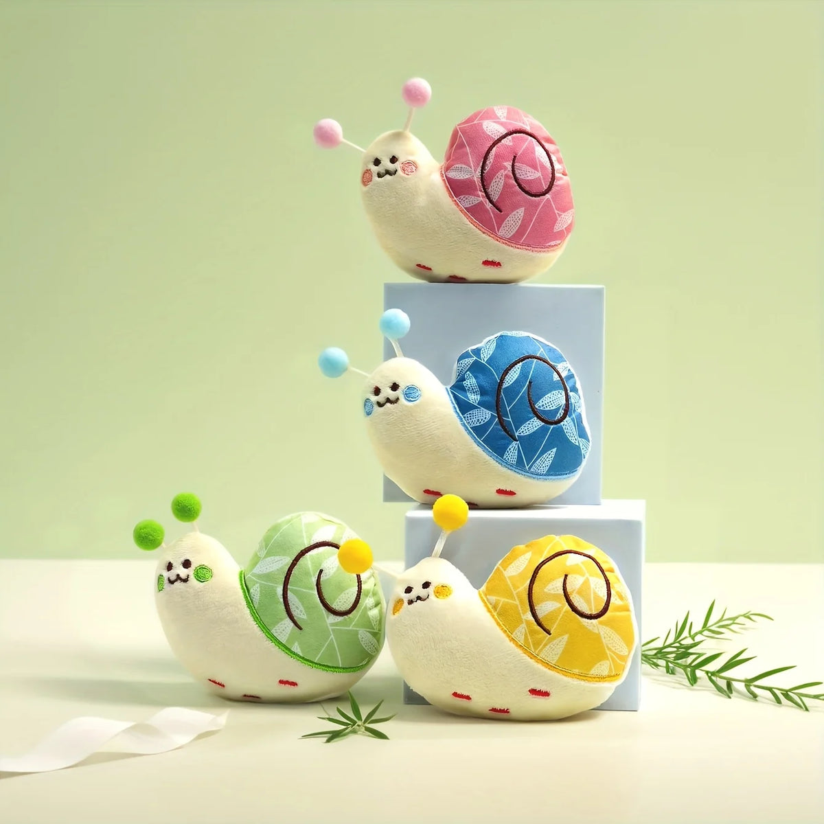 1pcs Cute Snail Shaped Toy for Dogs To Relieve Boredom, Interactive Teeth Grinding and Cleaning, Self Fun Pet Plush Toy
