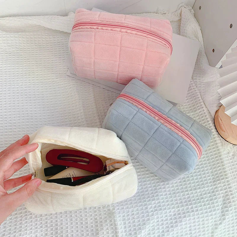 Cute Fur Makeup Bag For Women Zipper Large Solid Color Cosmetic Bag Travel Make Up Toiletry Bag Washing Pouch Plush Pen Pouch