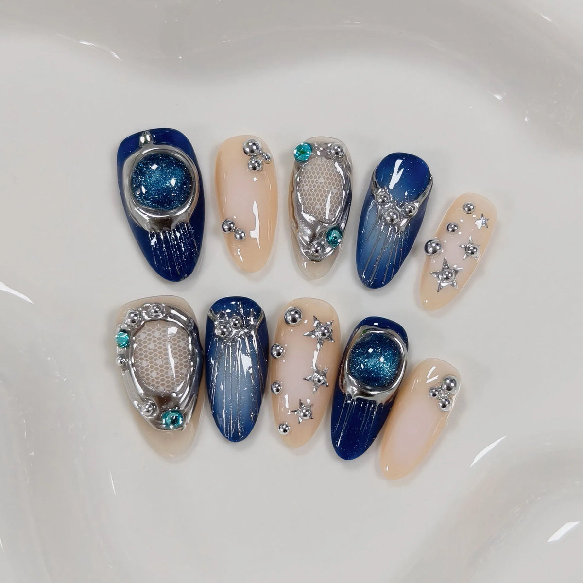 10Pcs/set White French Handmade Press on Nails Short Oval Fake Nails Wearable Stick-on Nails False Nail Uñas Накладные Ногти 네일팁