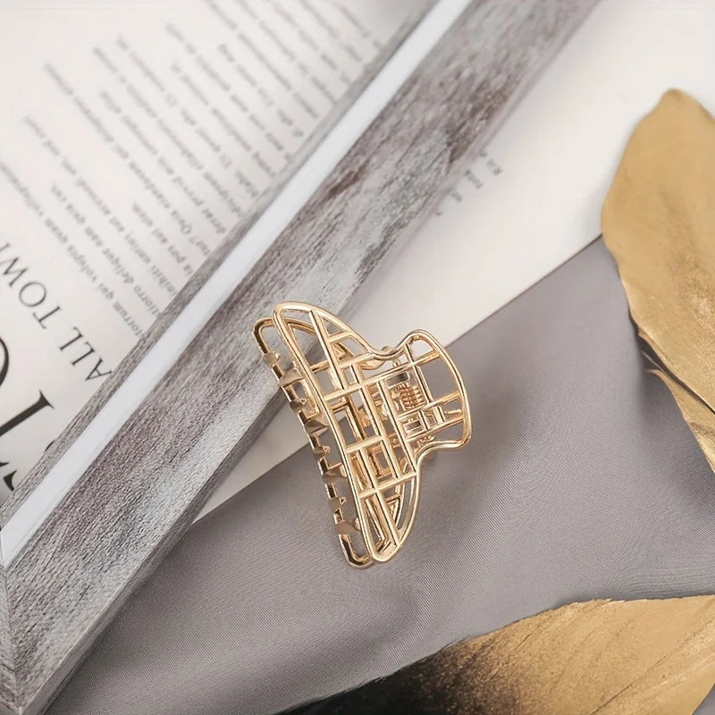 Fashion Simple Non Slip Mini Hollow Heart Metal Hair Claw Clips Gold Geometric Bangs Barrettes Hair Jaws For Women Girls Daily