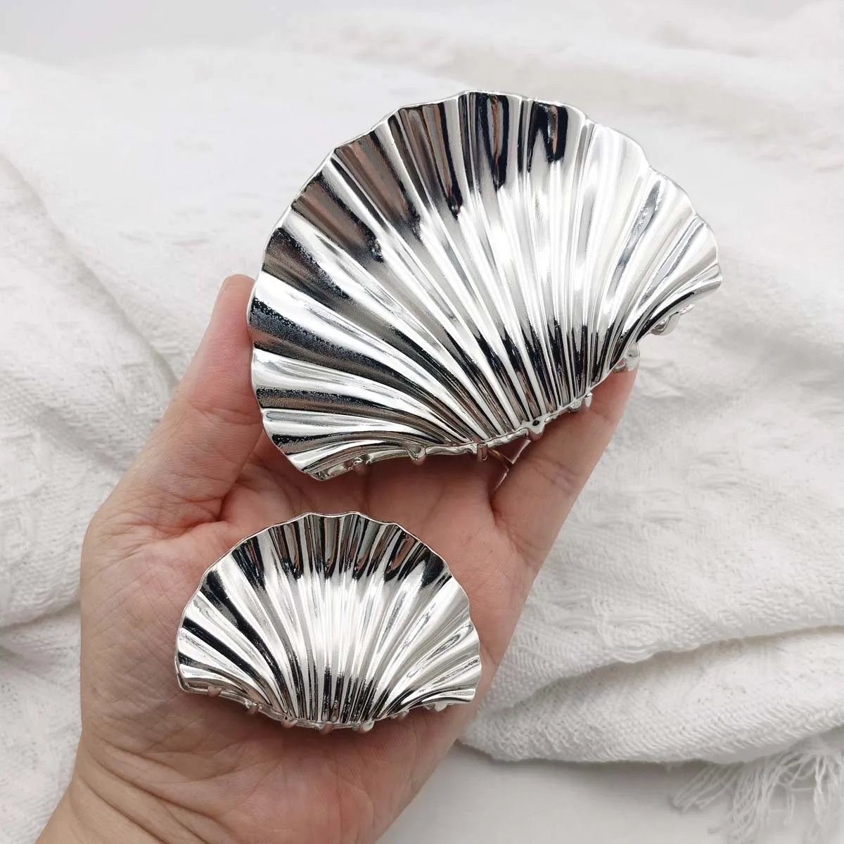 1/2 PCS Metal Irregular Texture Shell Shape Hair Claw Clips for Women Girls Hairclip Ponytail Hair Pins Fashion Hair Accessories