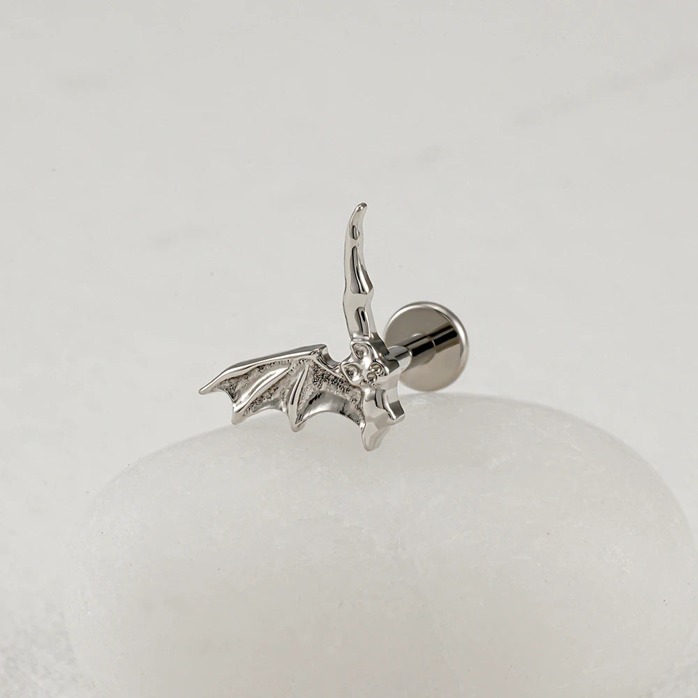 Right Grand ASTM F136 Titanium 16G Flying Bat Cartilage Earring Internally Threaded Helix Earring Flatback Tragus Piercing Stud