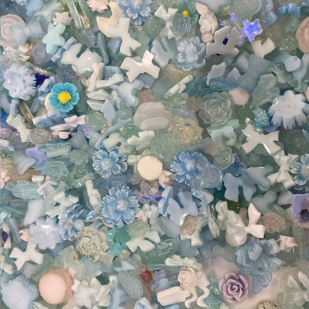 50g/Bag Random Blue Mixed Bow/Flower Nail Art Charms 500-600pcs  Resin Camellia/Bowknot Nails Decoration DIY Manicure Accessorie