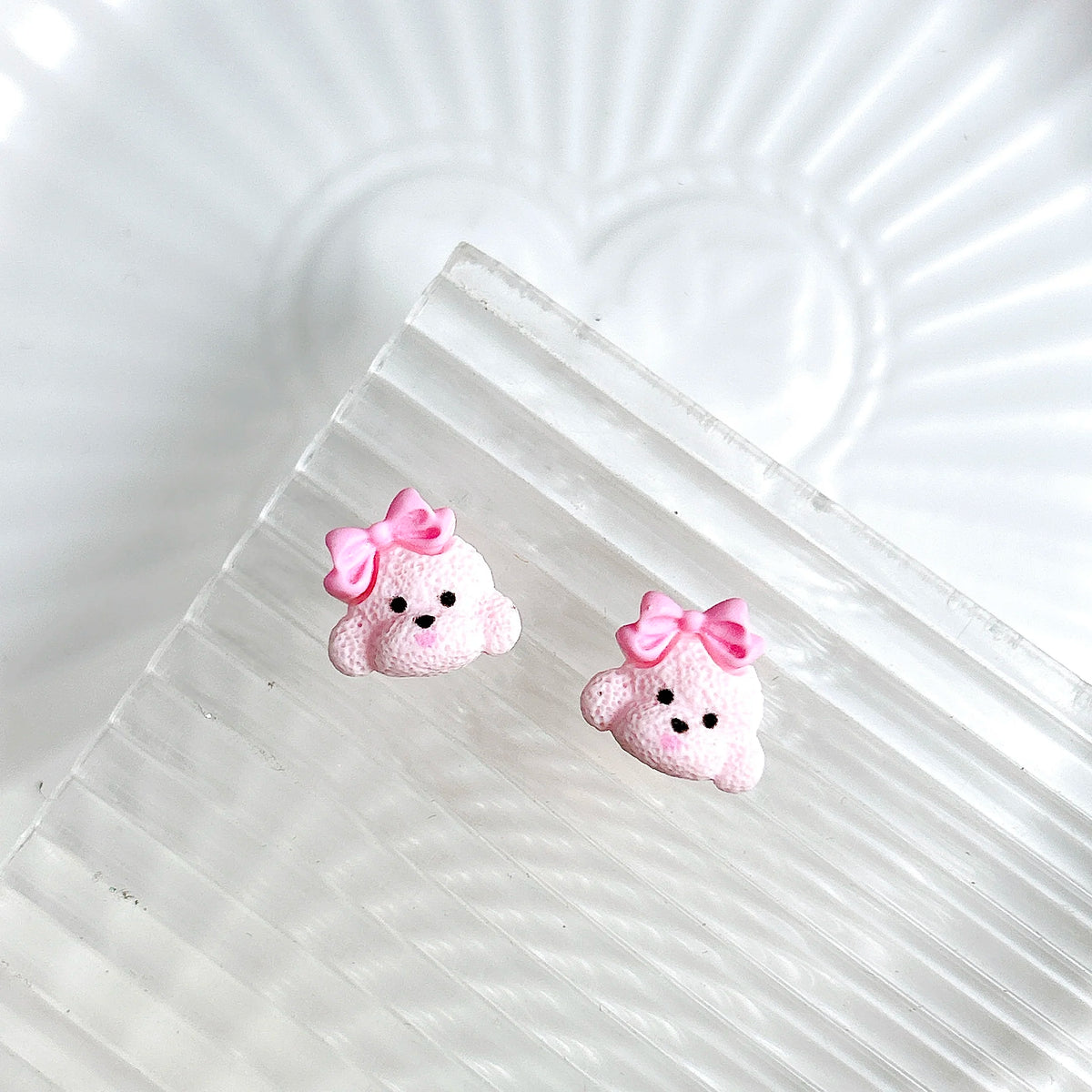 30PCS Cartoon Solid Color Bow Small Dog Nail Charms 3D Kawaii Creative Hole Puppy Nail Art Decorations for DIY Manicure Supplies